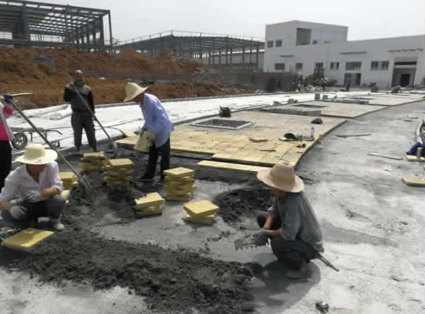 北醫大廣場鋪磚